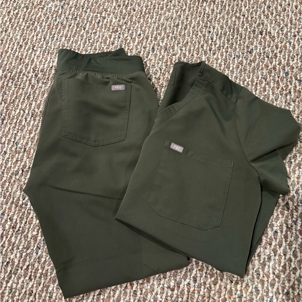 FIGS Moss Scrub Set